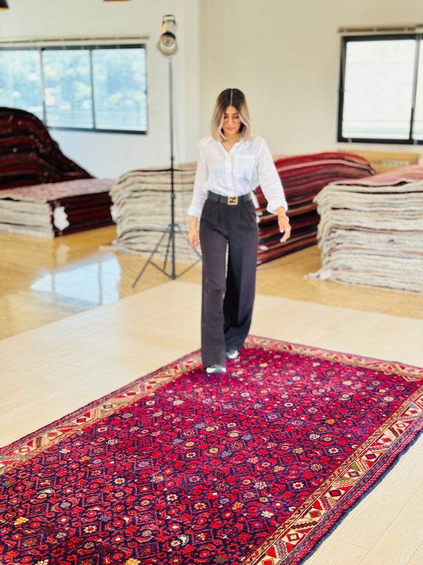 10' 1" x 5' 5" Excellent Hand-Knotted Vintage Tribal Rug