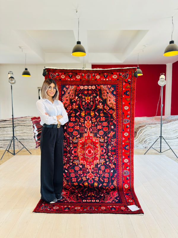 8' 2" x 4' 6" Excellent Hand-Knotted Vintage Tribal Rug