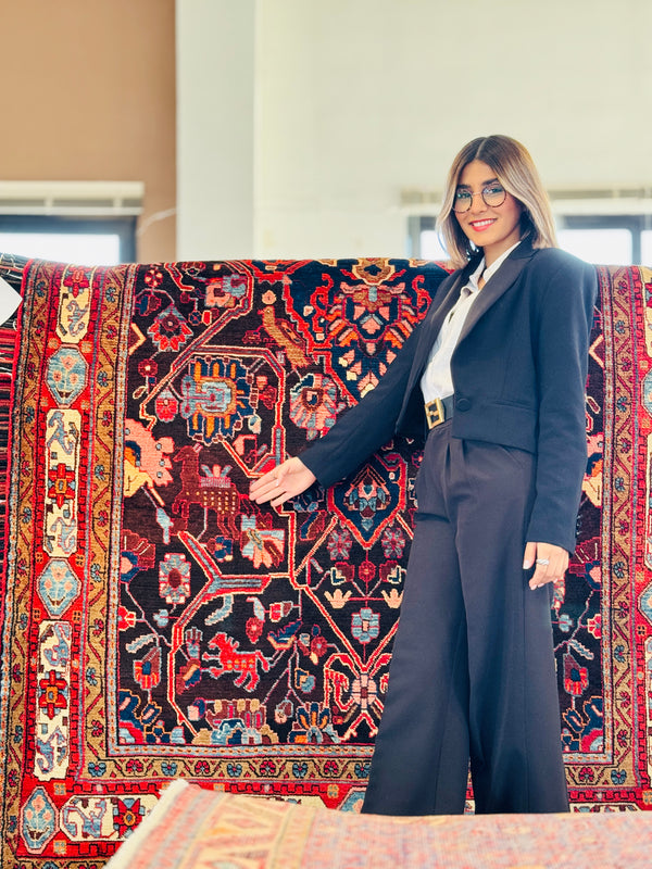 9' 10" x 5' 5" Excellent Hand-Knotted Vintage Tribal Rug