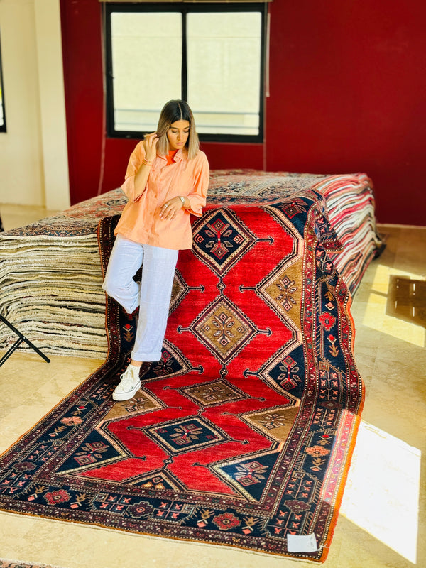 10' 5" x 5' 3" Excellent Hand-Knotted Vintage Collectible Tribal Rug - Yasi & Fara 