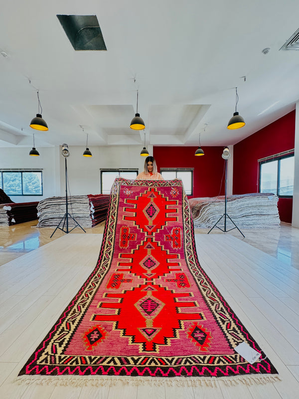 9' x 4' 10" Excellent Handwoven Vintage Tribal Kilim Rug - Yasi & Fara 