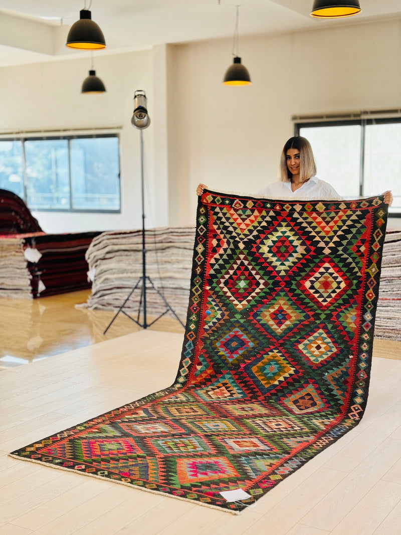 9' 3" x 4' 5" Excellent Handwoven Vintage Tribal Kilim Rug - Yasi & Fara 