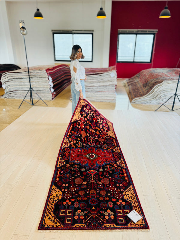 7' 9" x 3' 6" Excellent Hand-Knotted Vintage Tribal Rug - Yasi & Fara 