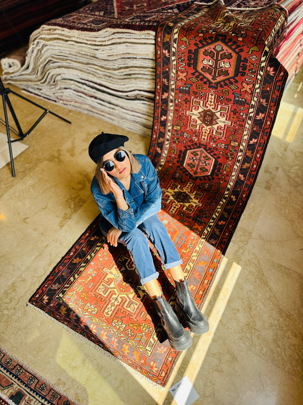 9' 10" x 3' 1" Excellent Hand-Knotted Vintage Tribal Runner Rug