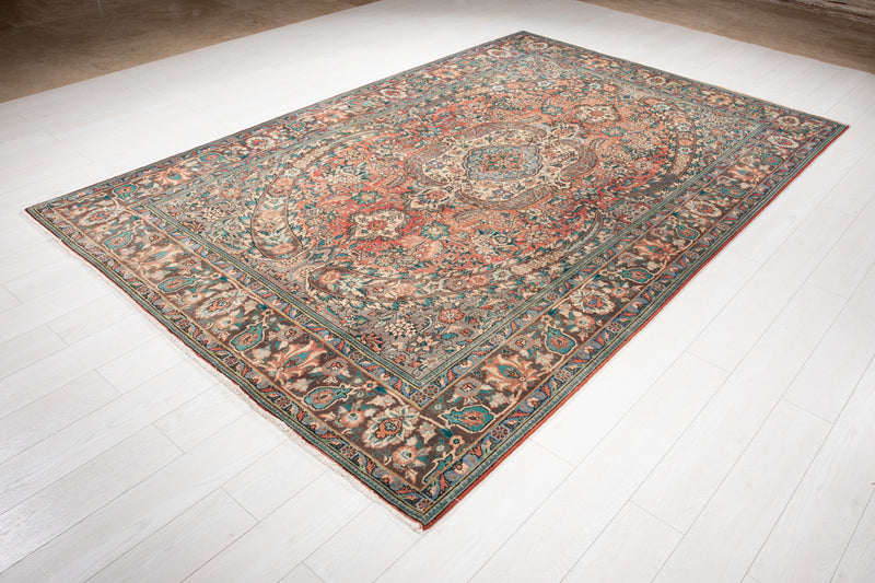 10' 2" x 6' 6" Excellent Hand-Knotted Antique Collectible Area Rug - Yasi & Fara 