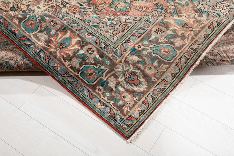10' 2" x 6' 6" Excellent Hand-Knotted Antique Collectible Area Rug - Yasi & Fara 