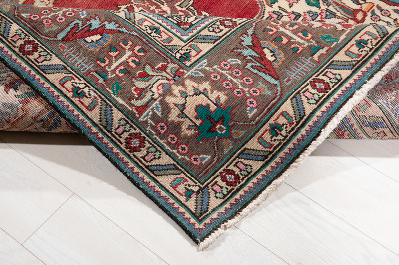 9' 10" x 6' 6" Excellent Hand-Knotted Antique Collectible Area Rug - Yasi & Fara 