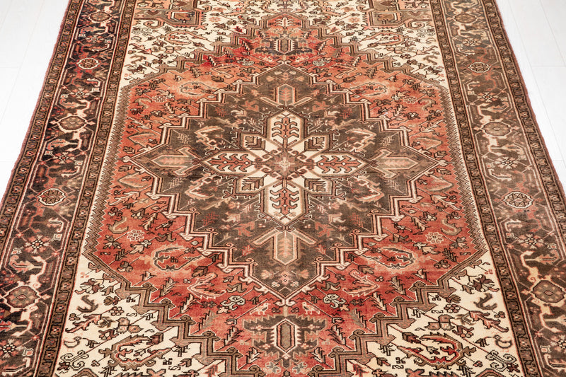 9' 8" x 6' 8" Excellent Hand-Knotted Vintage Tribal Rug - Yasi & Fara 