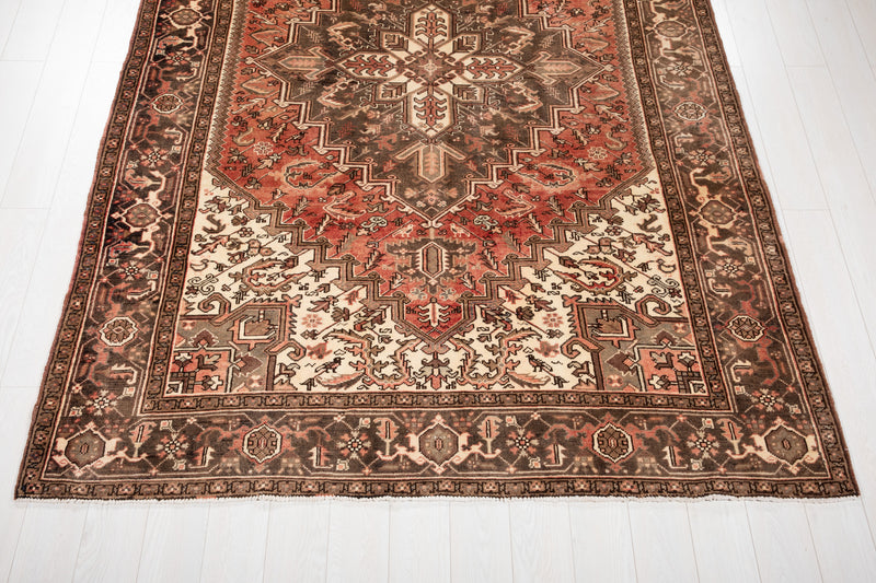 9' 8" x 6' 8" Excellent Hand-Knotted Vintage Tribal Rug - Yasi & Fara 