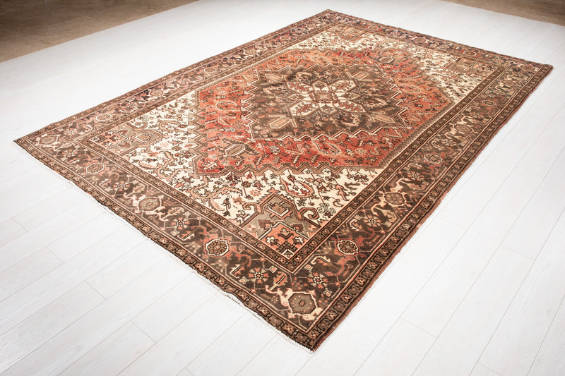 9' 8" x 6' 8" Excellent Hand-Knotted Vintage Tribal Rug - Yasi & Fara 