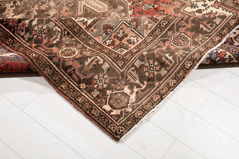 9' 8" x 6' 8" Excellent Hand-Knotted Vintage Tribal Rug - Yasi & Fara 