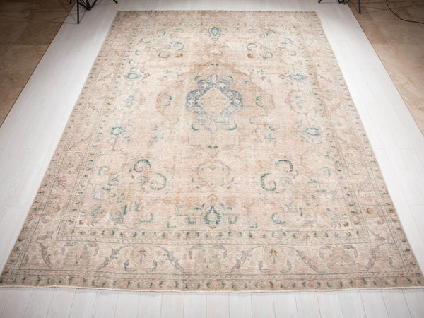 12' 8" x 9' 4" Excellent Hand-Knotted Antique Faded Large Area Rug - Yasi & Fara 