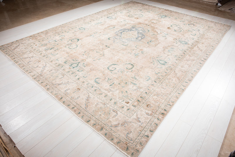 12' 8" x 9' 4" Excellent Hand-Knotted Antique Faded Large Area Rug - Yasi & Fara 
