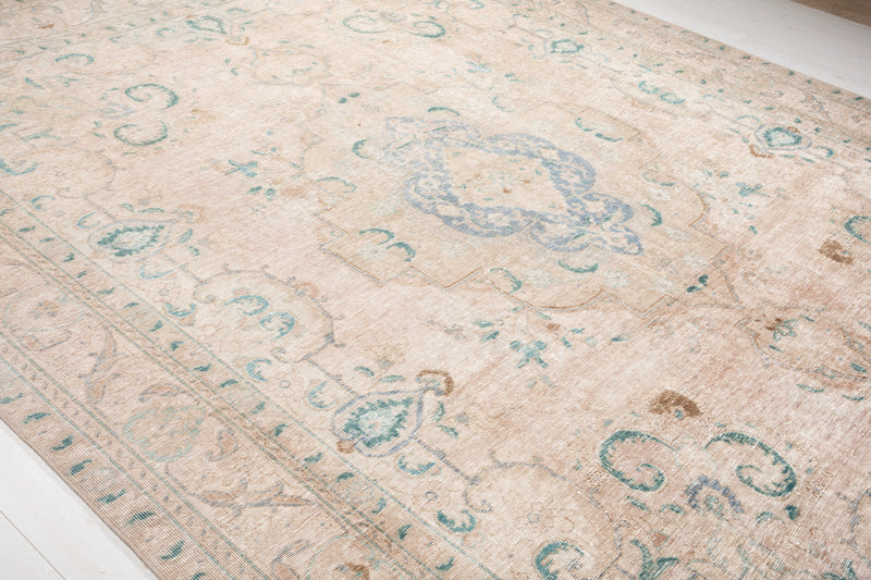 12' 8" x 9' 4" Excellent Hand-Knotted Antique Faded Large Area Rug - Yasi & Fara 