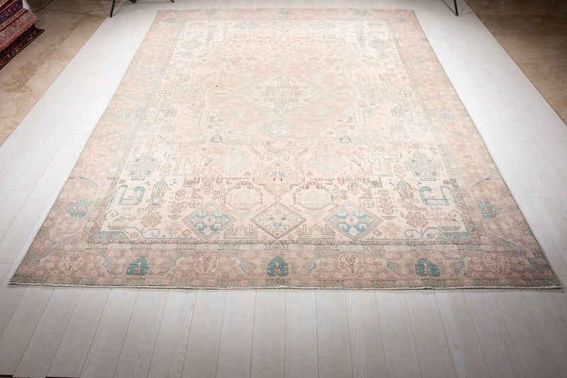 12' 7" x 9' 1" Excellent Hand-Knotted Antique Neutral Faded Large Area Rug - Yasi & Fara 