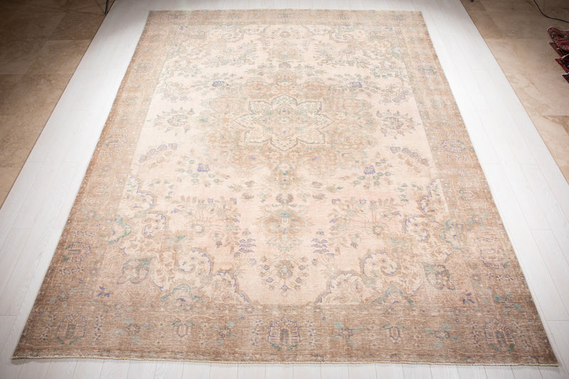 12' 4" x 9' 10" Excellent Hand-Knotted Neutral Faded Large Area Rug - Yasi & Fara 