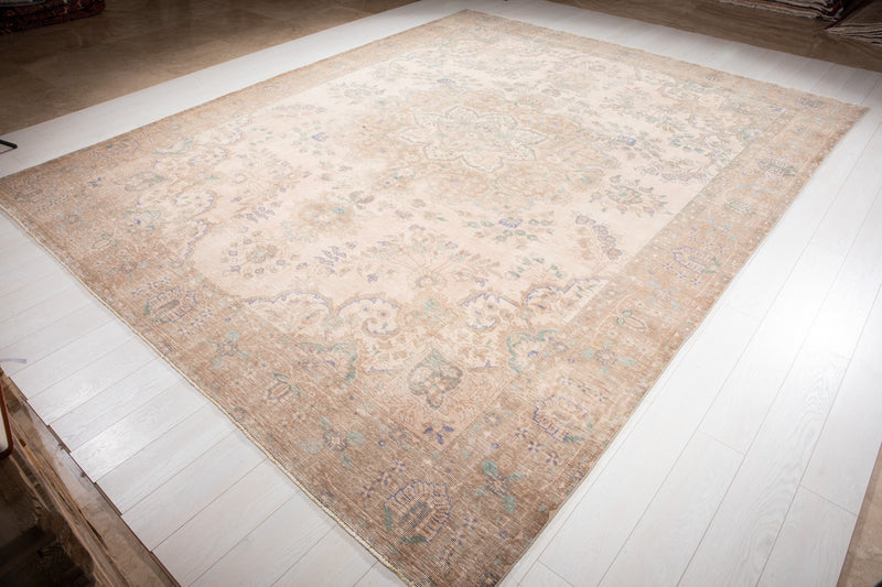 12' 4" x 9' 10" Excellent Hand-Knotted Neutral Faded Large Area Rug - Yasi & Fara 