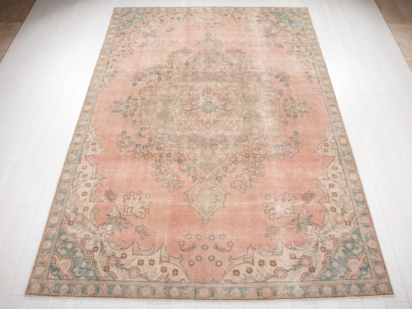 10' 8" x 7' 4" Excellent Hand-Knotted Neutral Faded Pink Area Rug - Yasi & Fara 
