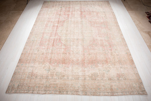 12' 9" x 9' 4" Excellent Hand-Knotted Antique Neutral Faded Pink Large Area Rug - Yasi & Fara 