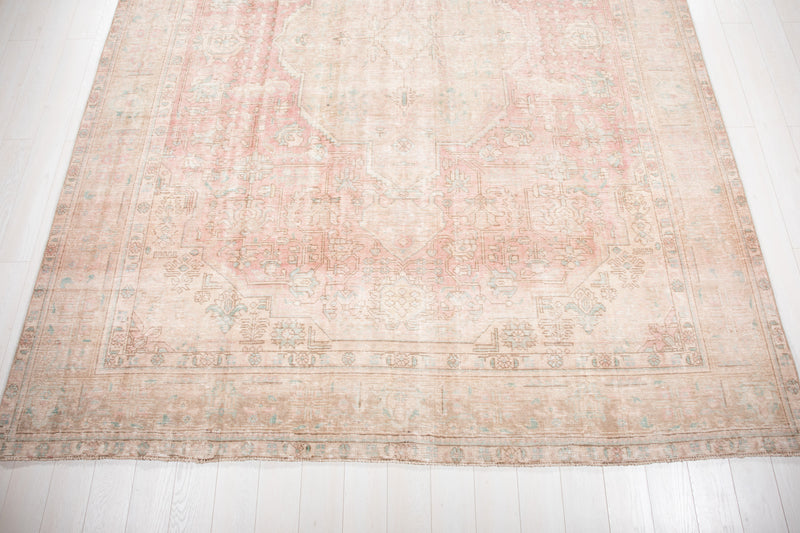 12' 9" x 9' 4" Excellent Hand-Knotted Antique Neutral Faded Pink Large Area Rug - Yasi & Fara 