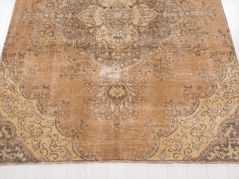 10' 2" x 7' Excellent Hand-Knotted Antique Faded Neutral Area Rug - Yasi & Fara 