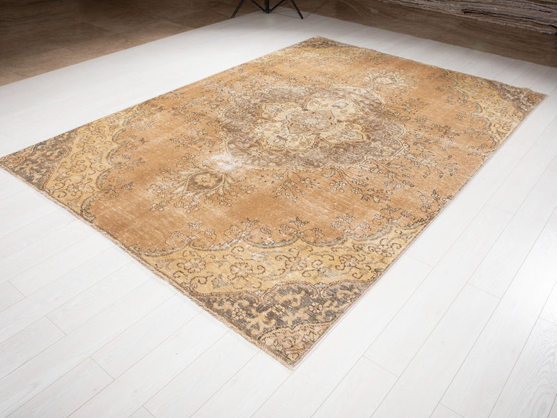 10' 2" x 7' Excellent Hand-Knotted Antique Faded Neutral Area Rug - Yasi & Fara 