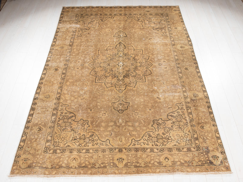 9' 8" x 6' 5" Excellent Hand-Knotted Antique Distressed Faded Area Rug - Yasi & Fara 