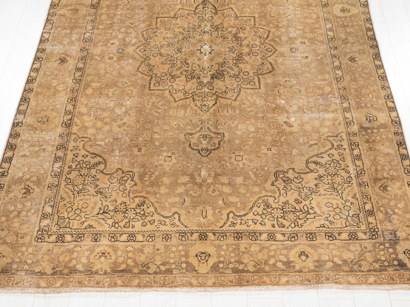 9' 8" x 6' 5" Excellent Hand-Knotted Antique Distressed Faded Area Rug - Yasi & Fara 