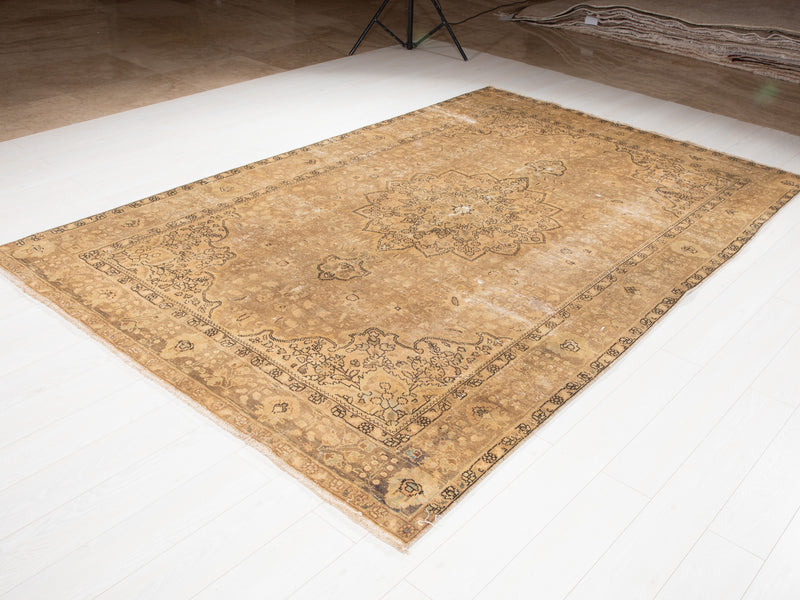 9' 8" x 6' 5" Excellent Hand-Knotted Antique Distressed Faded Area Rug - Yasi & Fara 