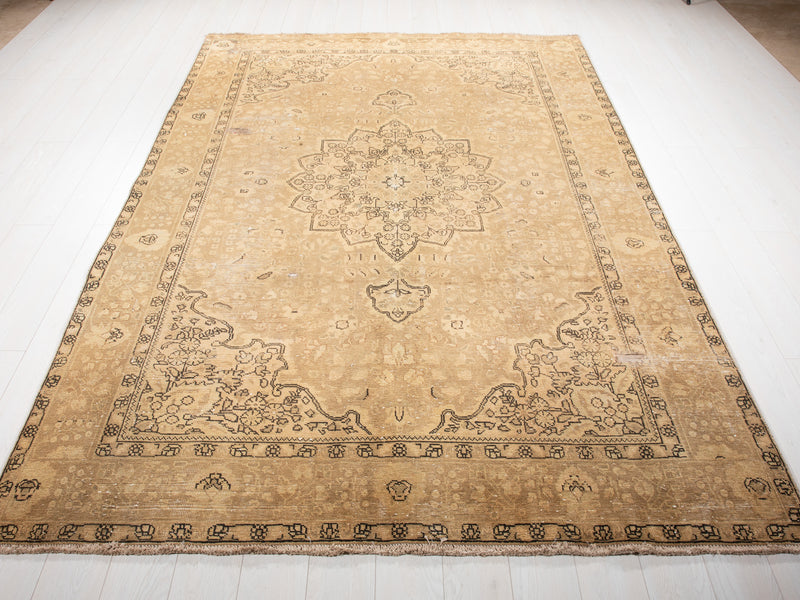 9' 8" x 6' 5" Excellent Hand-Knotted Antique Distressed Faded Area Rug - Yasi & Fara 