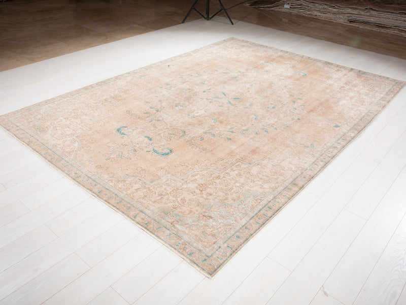 10' 5" x 7' 5" Excellent Hand-Knotted Antique Neutral Faded Area Rug - Yasi & Fara 