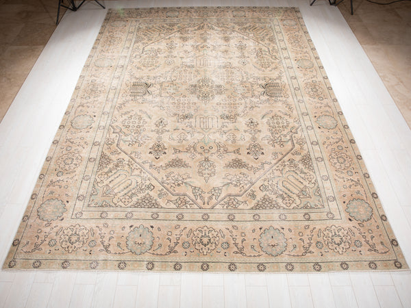 12' 9" x 9' 2" Excellent Hand-Knotted Antique Neutral Faded Large Area Rug - Yasi & Fara 