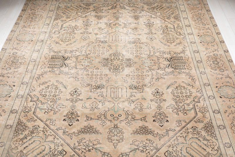 12' 9" x 9' 2" Excellent Hand-Knotted Antique Neutral Faded Large Area Rug - Yasi & Fara 