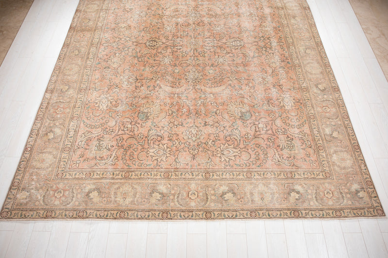 12' 6" x 9' 6" Excellent Hand-Knotted Antique Neutral Faded Large Area Rug - Yasi & Fara 