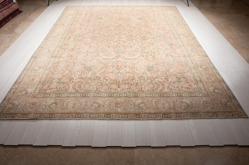 12' 6" x 9' 6" Excellent Hand-Knotted Antique Neutral Faded Large Area Rug - Yasi & Fara 