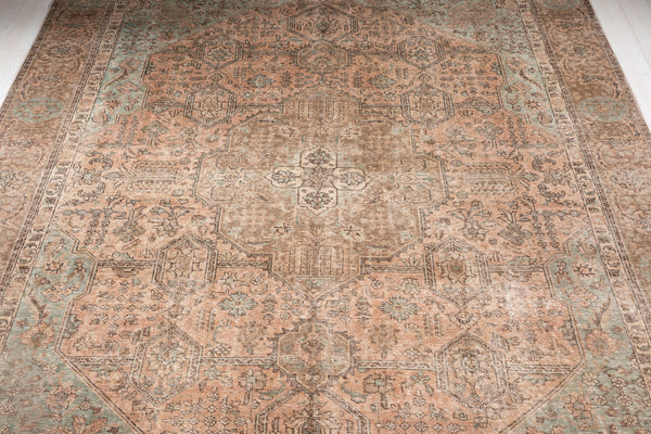 12' 8" x 9' 6" Excellent Hand-Knotted Antique Faded Large Area Rug - Yasi & Fara 