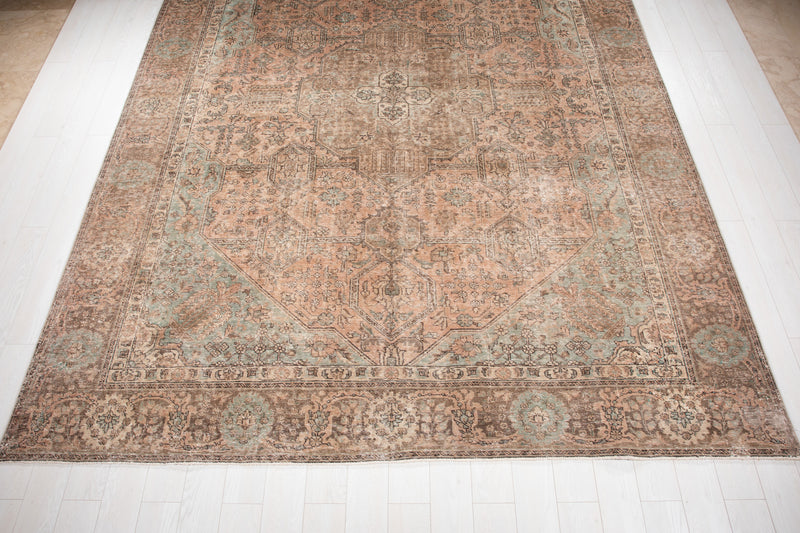 12' 8" x 9' 6" Excellent Hand-Knotted Antique Faded Large Area Rug - Yasi & Fara 