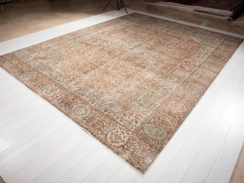 12' 8" x 9' 6" Excellent Hand-Knotted Antique Faded Large Area Rug - Yasi & Fara 