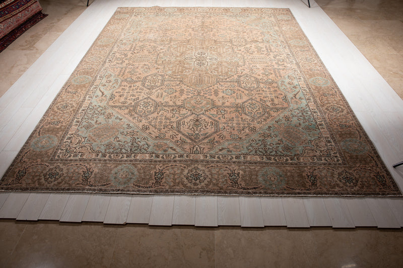 12' 8" x 9' 6" Excellent Hand-Knotted Antique Faded Large Area Rug - Yasi & Fara 