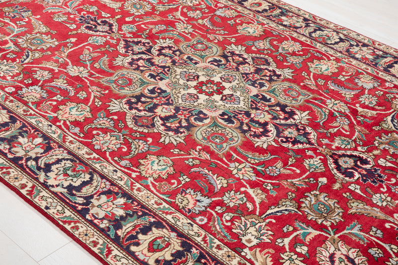 9' 8" x 6' 6" Excellent Hand-Knotted Vintage Area Rug - Yasi & Fara 