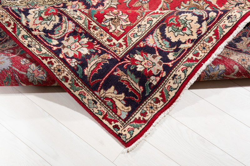 9' 8" x 6' 6" Excellent Hand-Knotted Vintage Area Rug - Yasi & Fara 