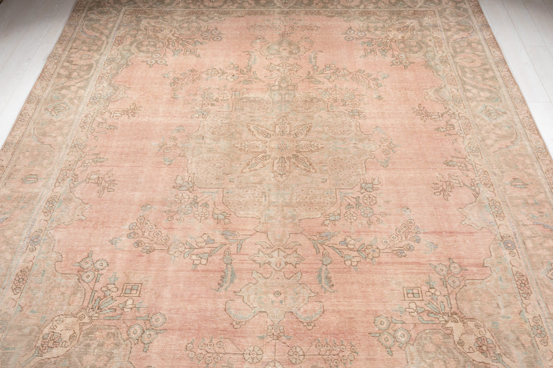 12' 6" x 9' 7" Excellent Hand-Knotted Antique Neutral Faded Large Area Rug - Yasi & Fara 