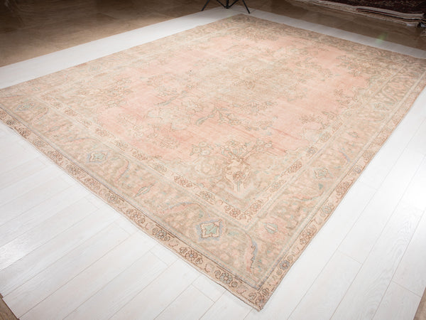 12' 6" x 9' 7" Excellent Hand-Knotted Antique Neutral Faded Large Area Rug - Yasi & Fara 