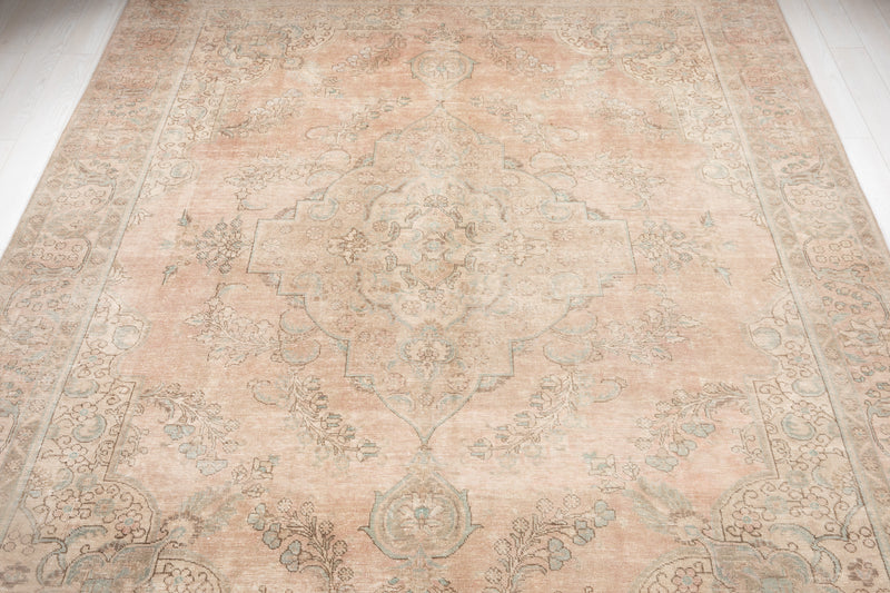 12' 7" x 9' 6" Excellent Hand-Knotted Faded Neutral Antique Large Area Rug - Yasi & Fara 