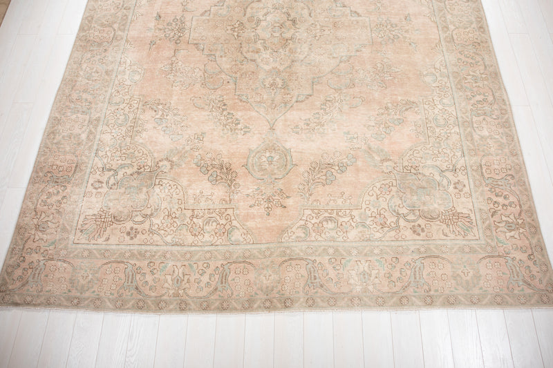12' 7" x 9' 6" Excellent Hand-Knotted Faded Neutral Antique Large Area Rug - Yasi & Fara 