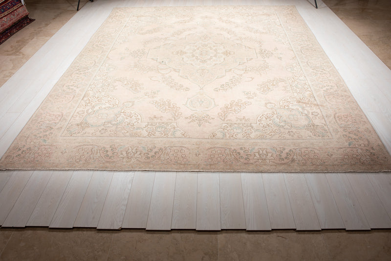12' 7" x 9' 6" Excellent Hand-Knotted Faded Neutral Antique Large Area Rug - Yasi & Fara 