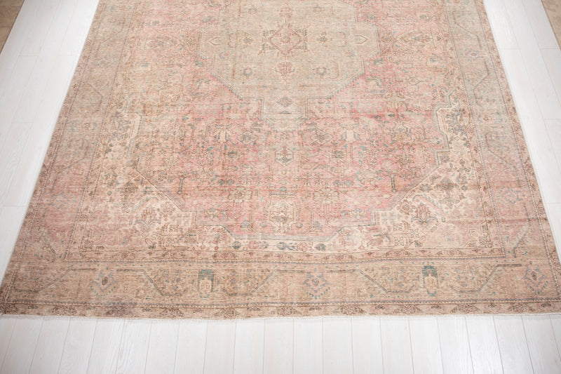 12' 9" x 9' 10" Excellent Hand-Knotted Antique Neutral Faded Pink Large Area Rug - Yasi & Fara 