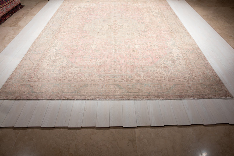 12' 9" x 9' 10" Excellent Hand-Knotted Antique Neutral Faded Pink Large Area Rug - Yasi & Fara 