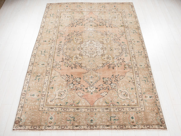 9' 6" x 6' 4" Excellent Hand-Knotted Antique Faded Area Rug