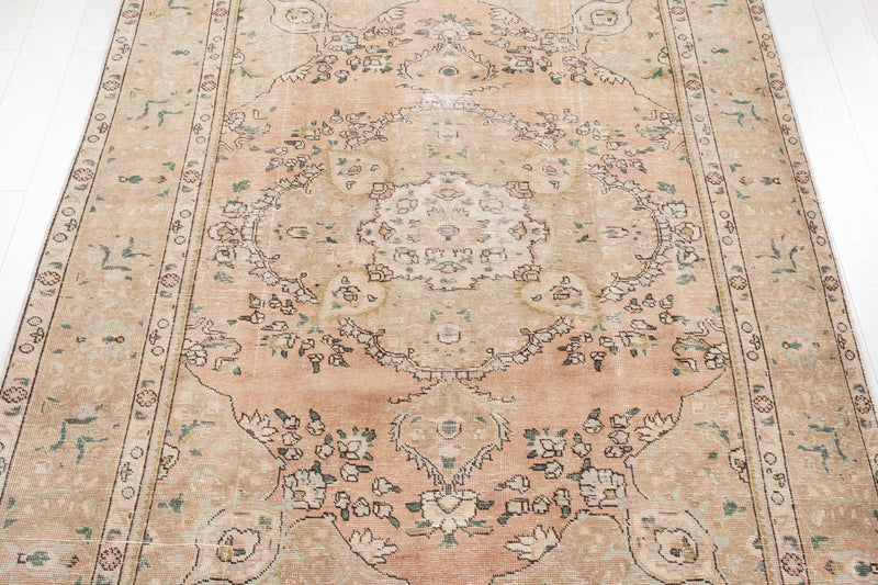 9' 6" x 6' 4" Excellent Hand-Knotted Antique Faded Area Rug - Yasi & Fara 